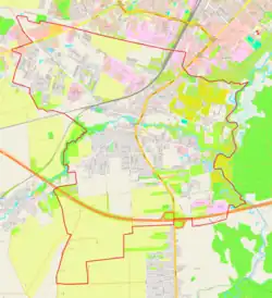 Mapa konturowa Kobylnicy, w centrum znajduje się punkt z opisem „Parafia pw. Najświętszego Serca Pana Jezusa w Kobylnicy”