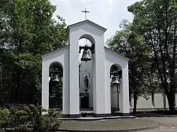 Dzwonnica przy kościele (2014)