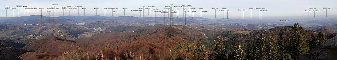 Widok na Sobel Zarzecki z wieży widokowej na Koziarzu