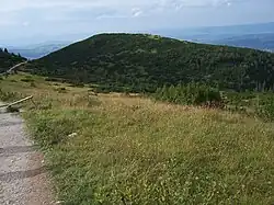 Przełęcz po lewej stronie