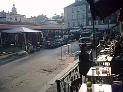 Targ i kawiarnie na placu Nowym