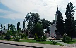 Skwer przed kościołem