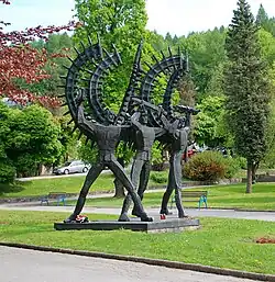 Park R. Nitribitta, pomnik Obrońcom-Zwycięzcom