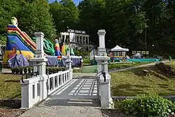 Wejście na teren dolnej stacji