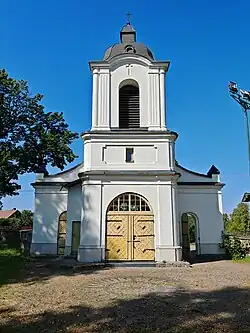 Dzwonnica bramna z XVIII wieku – najstarsza budowla Krynek