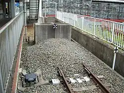 Kozioł betonowy z nasypem