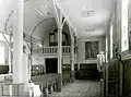 Widok z nawy bocznej w stronę chóru muzycznego (1986)