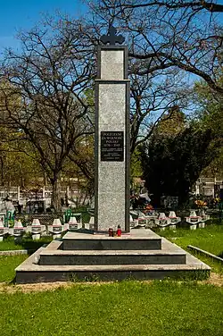 Pomnik Poległym za wolność Polski 1939-1945, w Kwaterze Wojennej na cmentarzu przy alei Legionów