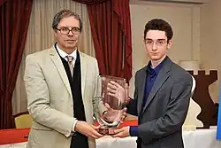 Fabiano Caruana odbierający nagrodę za zwycięstwo w 70. edycji turnieju, 2010