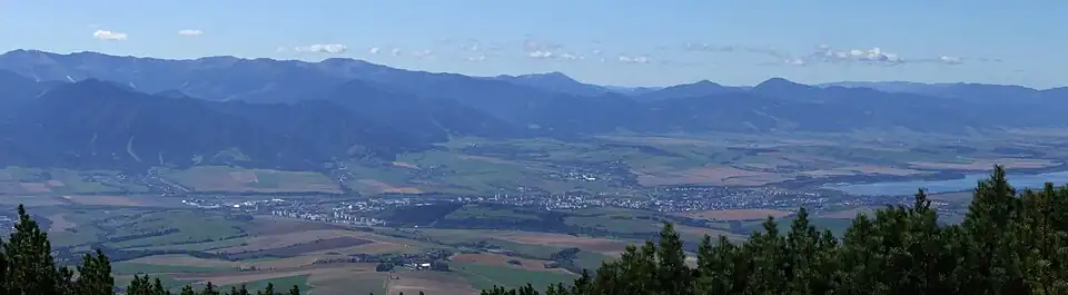 Widok na Kotlinę Liptowską z południowego grzbietu Barańca