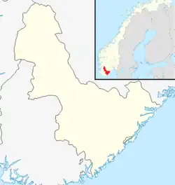 Mapa konturowa Aust-Agderu, na dole po prawej znajduje się punkt z opisem „Arendal”