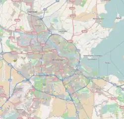 Mapa konturowa Amsterdamu, w centrum znajduje się punkt z opisem „Muzeum van Gogha”