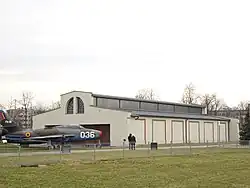 Mały hangar