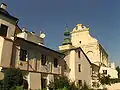 Kościół Bernardynek widziany z dziedzińca szkoły Vetterów