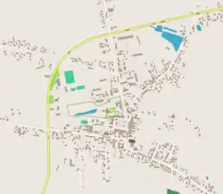 Mapa konturowa Lututowa, na dole znajduje się punkt z opisem „Parafia pod wezwaniem Świętych Apostołów Piotra i Pawła”