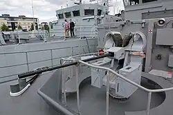 Armata automatyczna Giat 20F2 na pokładzie niszczyciela min Tālivaldis