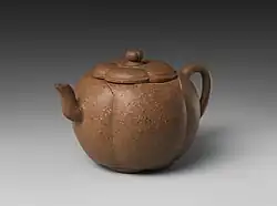 Czajniczek wykonany z kamionki Yixing, Chiny, początek XVII w. Metropolitan Museum of Art