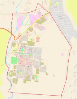 Mapa konturowa Magasu, po lewej znajduje się punkt z opisem „Inguski Uniwersytet Państwowy”