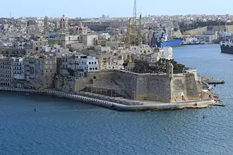 The Spur widziany z Upper Barrakka Gardens