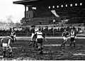 Mecz drużyny Luftwaffe z drużyną SS i policji na stadionie Legii (1941).