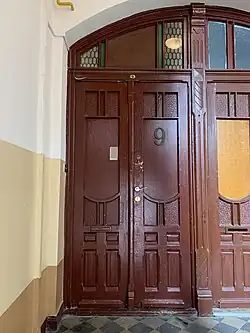 Zabytkowa stolarka drzwiowa wejściowa wewnętrzna