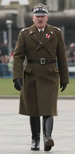 Gen. Mieczysław Cieniuch w pasie z koalicyjką