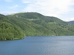 Widok na Jezioro Międzybrodzkie i górę Żar