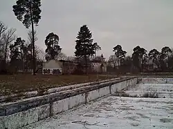 Pozostałości nieistniejącego już basenu na Miedzyniu.