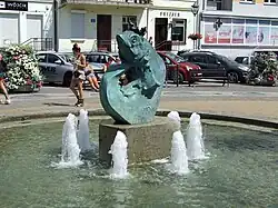 Fontanna z Królem Sielawem – symbolem Mikołajek