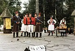 Zespół w czasie Miodobrania Kurpiowskiego (1990)