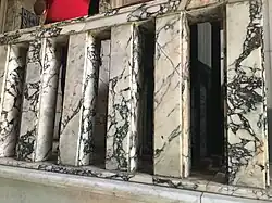 Modernistyczne tralki w willi Grohmana