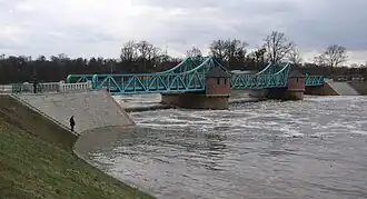 Most Bartoszowicki z północy podczas wysokiej wody