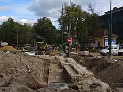 Pozostałości zachodniego przyczółka mostu (od strony Stradomia), wyeksponowane podczas remontu skrzyżowania ulicy Dietla, Stradomskiej i Krakowskiej,październik 2019.