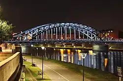 Nocna iluminacja mostu