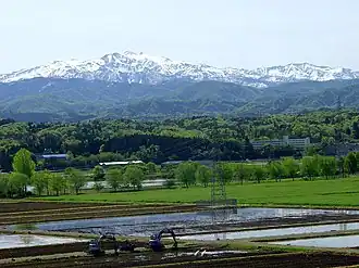 Góra Haku (2702 m) widziana z Komatsu