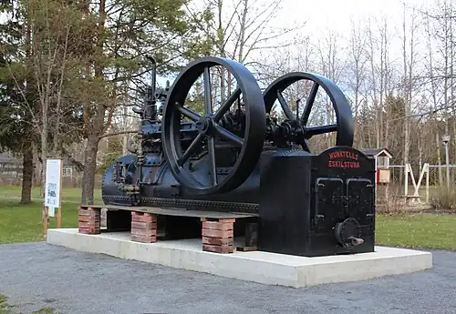 Maszyna parowa Munktella w centrum Karvii (Finlandia)