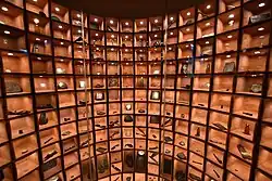 Przedmioty wydobyte w Katyniu podczas prac sondażowo-ekshumacyjnych (1994–1995)