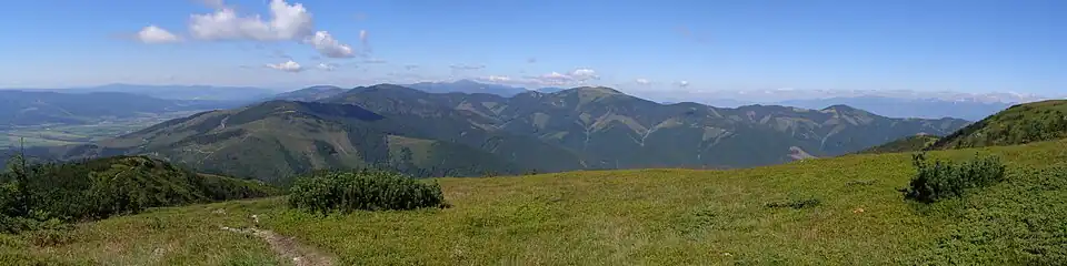 Panorama widokowa z Wielkiej Wapienicy. Veľký bok na środku