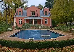 Willa „Różana” (1893) A. Nagórskiego z herbem Trzywdar Burzyńskich