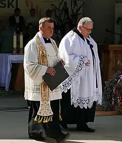Ks. Stanisław Filapek -obecny proboszcz- odprawiający Nabożeństwo ekumeniczne z proboszczem Parafii Ewangelicko-Augsburskiej w Jaworzu ks. Władysławem Wantulokiem