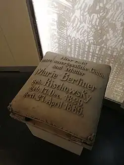 Nagrobek Marie Berliner z&nbsp;1889 roku, w&nbsp;zbiorach Muzeum w&nbsp;Tarnowskich Górach