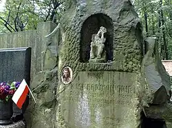 Nagrobek Katarzyny Borowińskiej na grobie rodzinnym. Stare Powązki, kwatera 301. Sentencja nagrobna: „A jeśli komu droga otwarta do nieba, - Tym, co służą Ojczyźnie” - J. Kochanowski