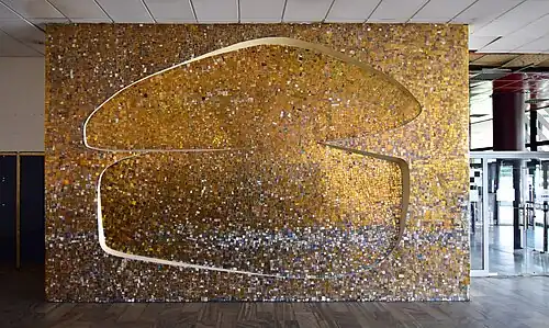 Foyer Złota mozaikaproj. Krystyny Zgud-Strachockiej.