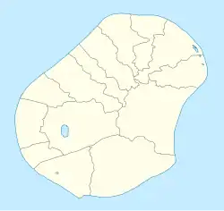 Mapa konturowa Nauru, po lewej znajduje się punkt z opisem „Linkbelt Oval”