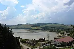 Budynek elektrowni widziany z lewego brzegu