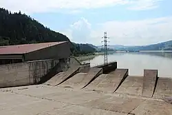 Kanał przelewowy zapory