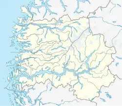 Mapa konturowa Sogn og Fjordane, u góry po lewej znajduje się punkt z opisem „Måløy”
