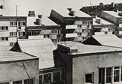 Dachy nowych budynków