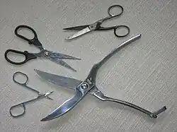 Nożyczki różnych rozmiarów: najmniejsze – do manicure, największe – do cięcia drobiu