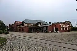 Bocznica kolejowa oraz budynki dawnej stolarni, stajni i garaży